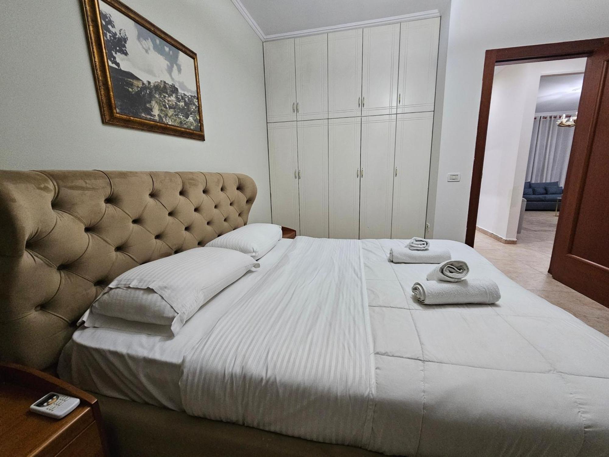 Skanderbeg Square Explorer Apartments Tirana Exteriör bild